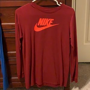 Boys Nike maroon long sleeve tee XL